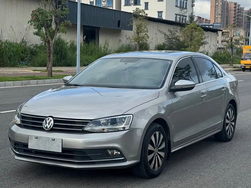 Volkswagen Sagitar 2018