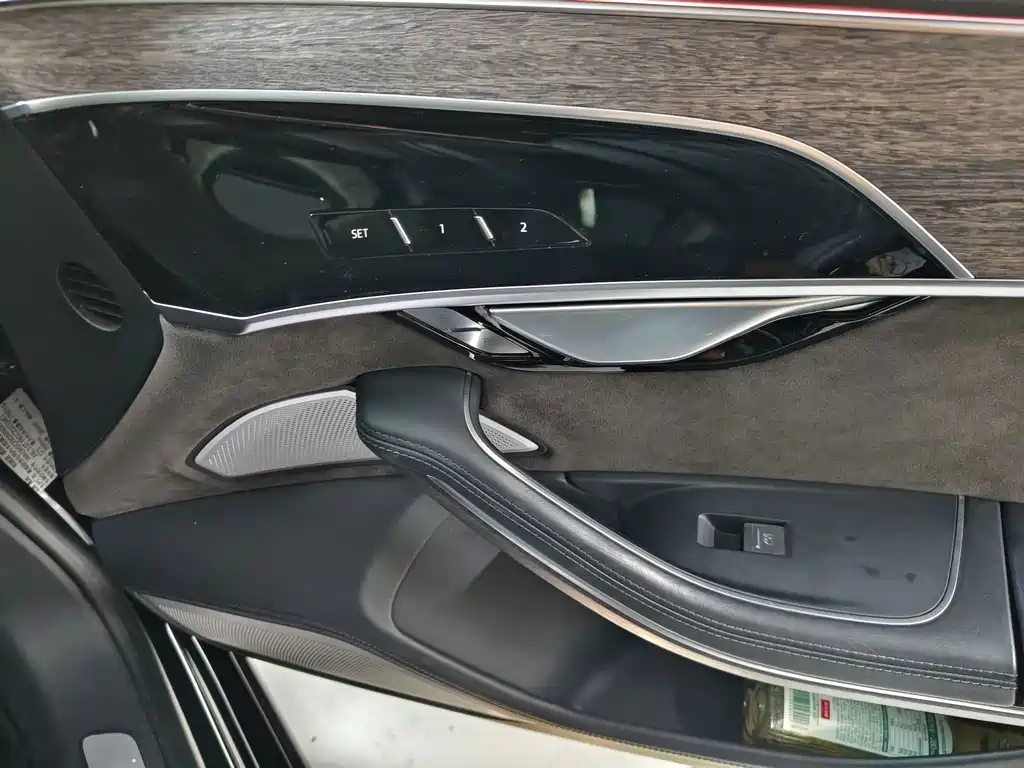 Audi A8 — миниатюра 12