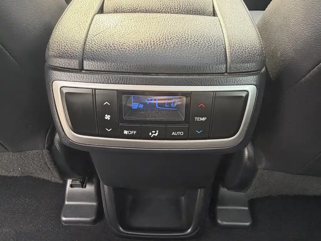 Toyota Highlander — миниатюра 12