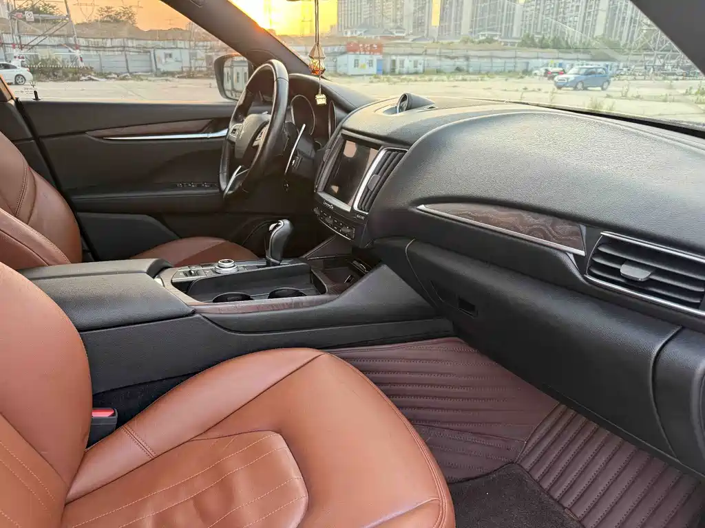 Maserati Levante — миниатюра 4