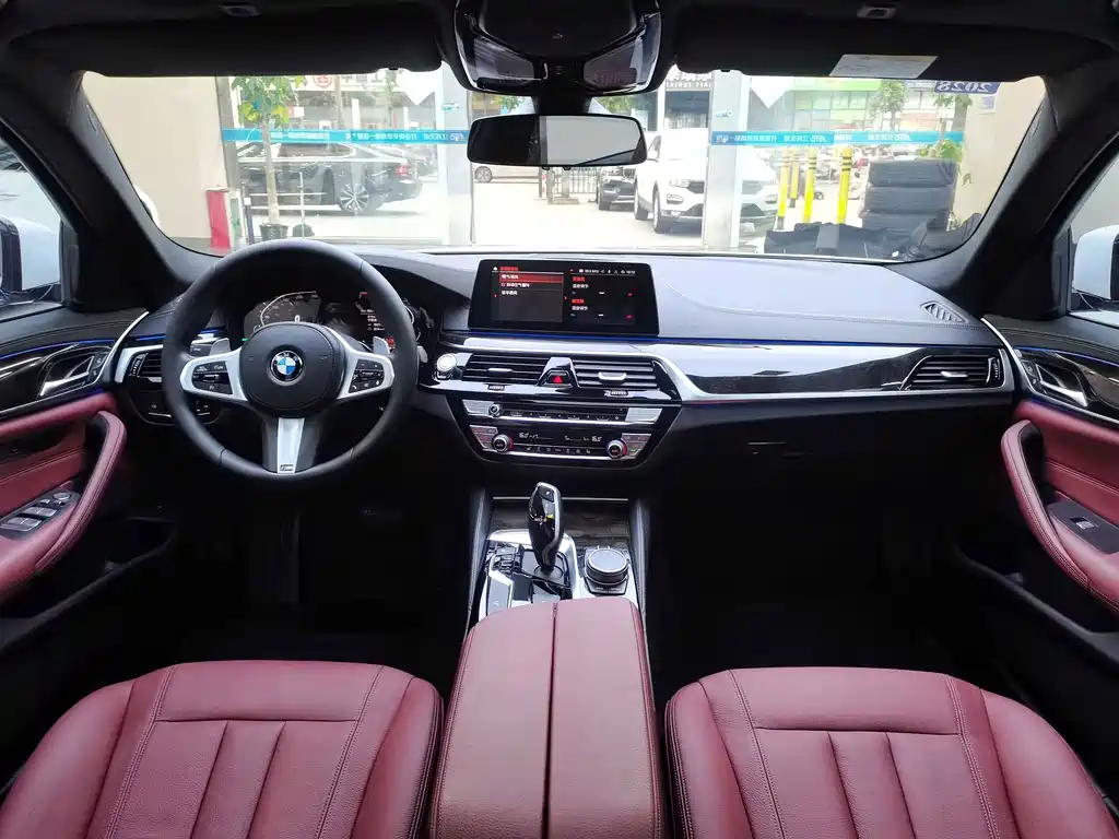 BMW 5 Series — миниатюра 17