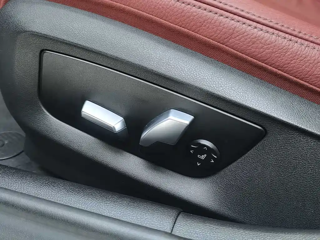 BMW 5 Series — миниатюра 24