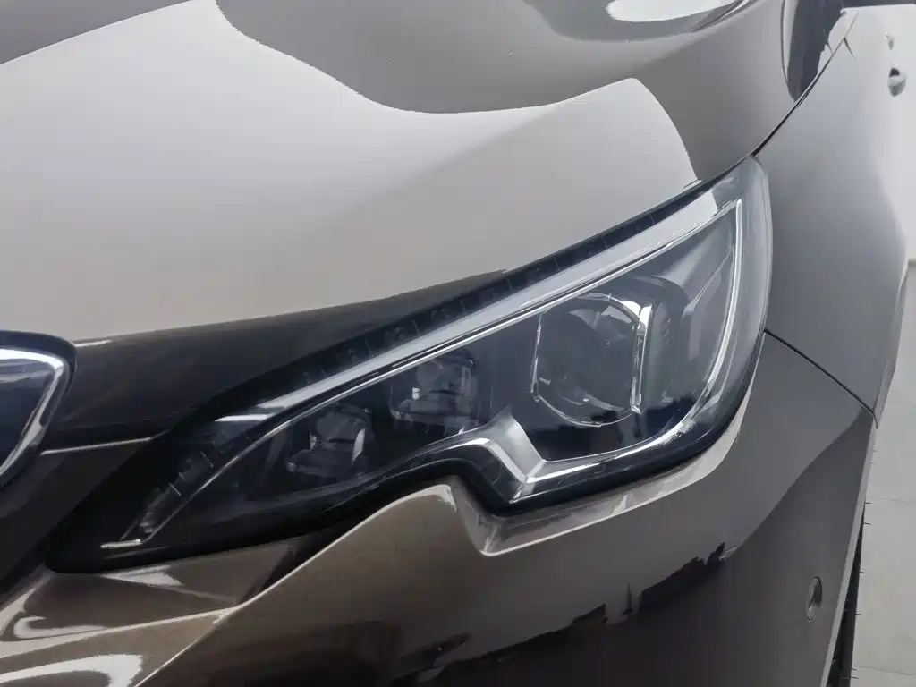 Peugeot 308 — миниатюра 7