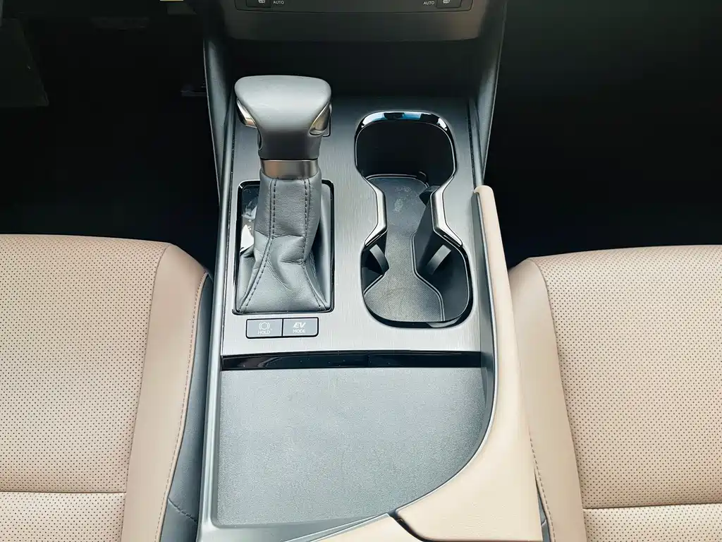 Lexus ES 2022 300h