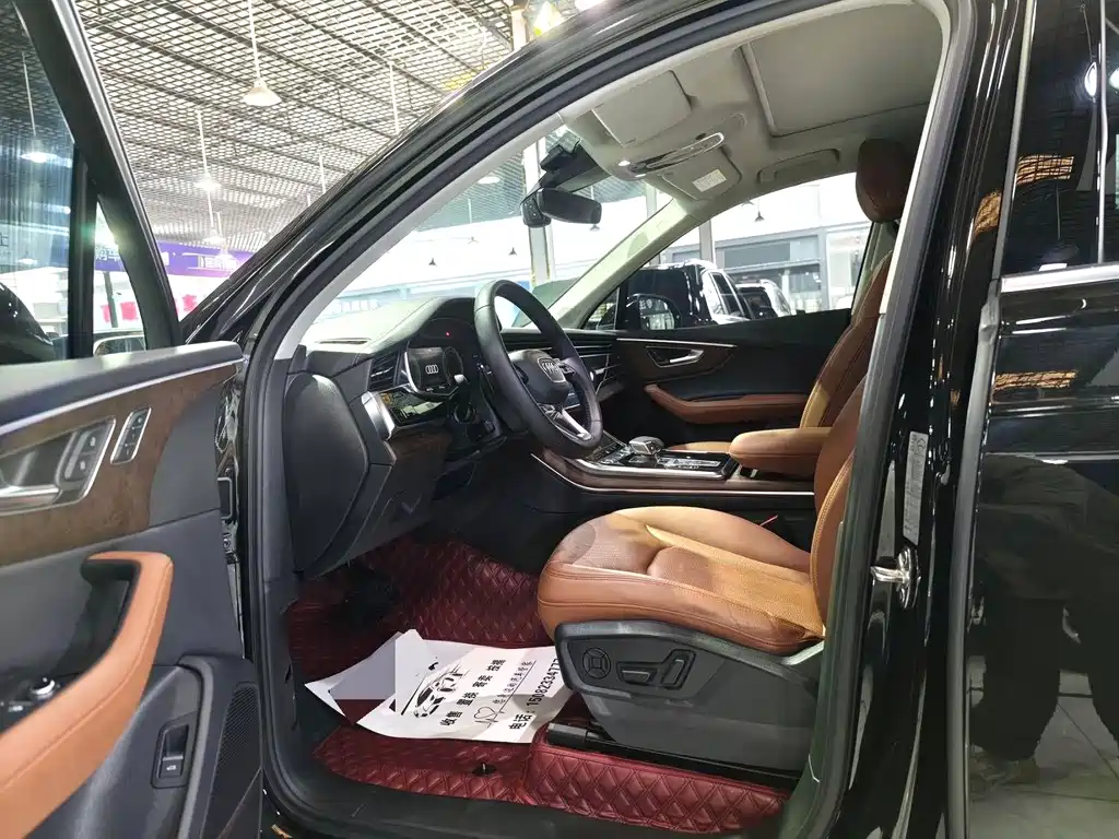 Audi Q7 2023 55 TFSI quattro S line Sport