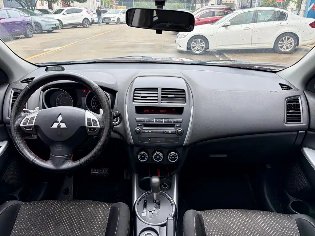Mitsubishi ASX — миниатюра 5