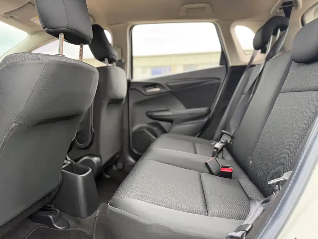 Honda Fit — миниатюра 8