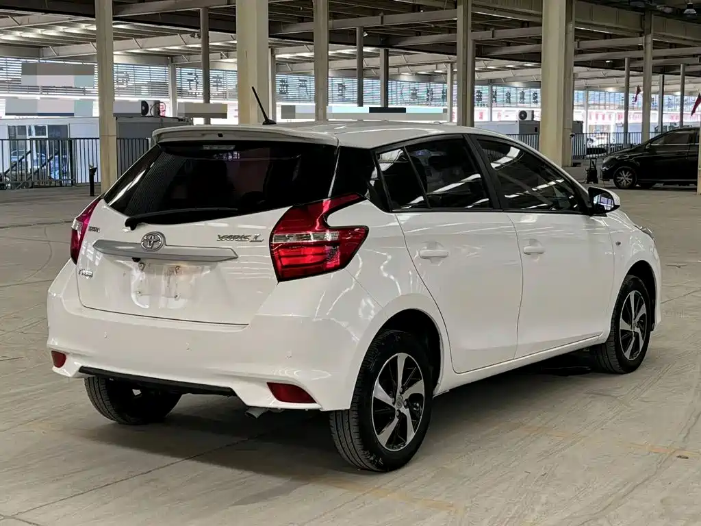 Toyota Yaris L — миниатюра 4