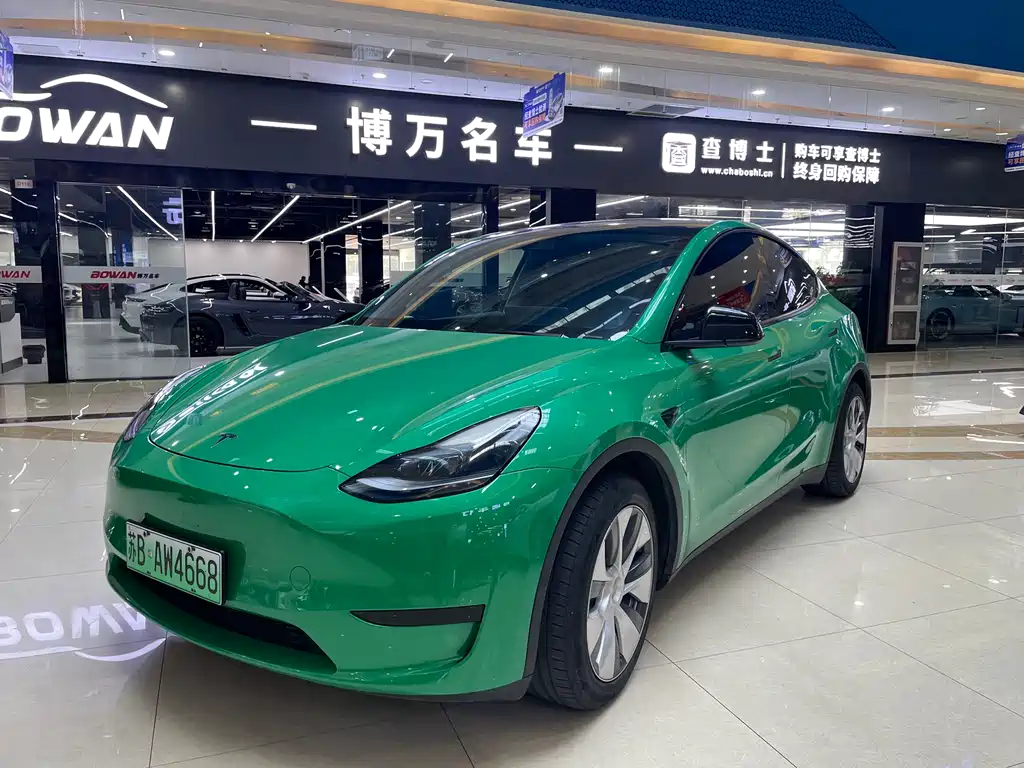 TESLA MODEL Y