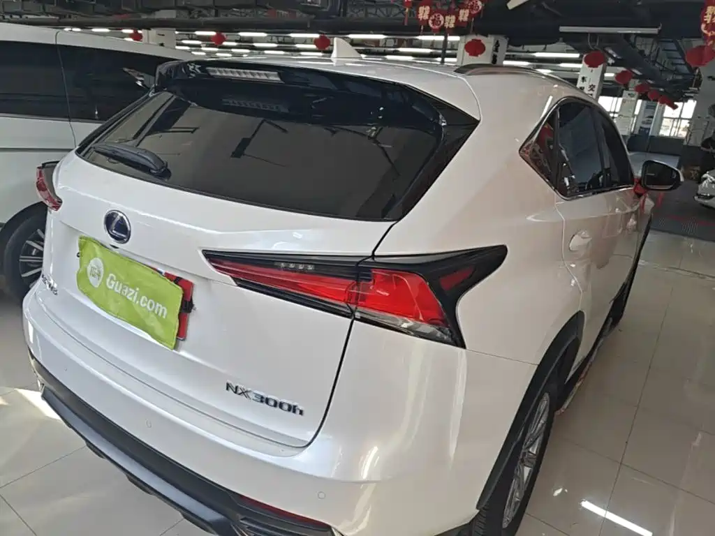 Lexus NX — миниатюра 7