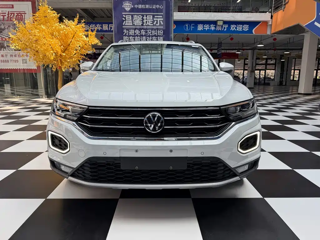Volkswagen T-Roc — миниатюра 2
