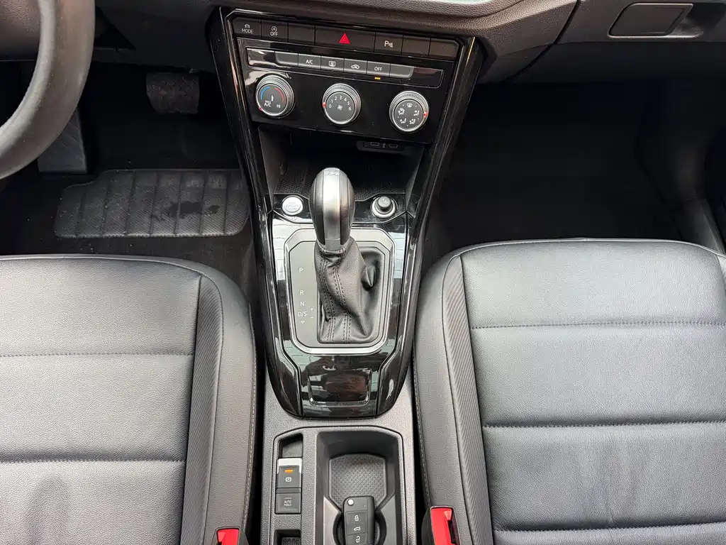 Volkswagen T-Roc — миниатюра 13