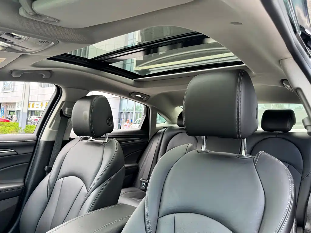Buick LaCrosse — миниатюра 10