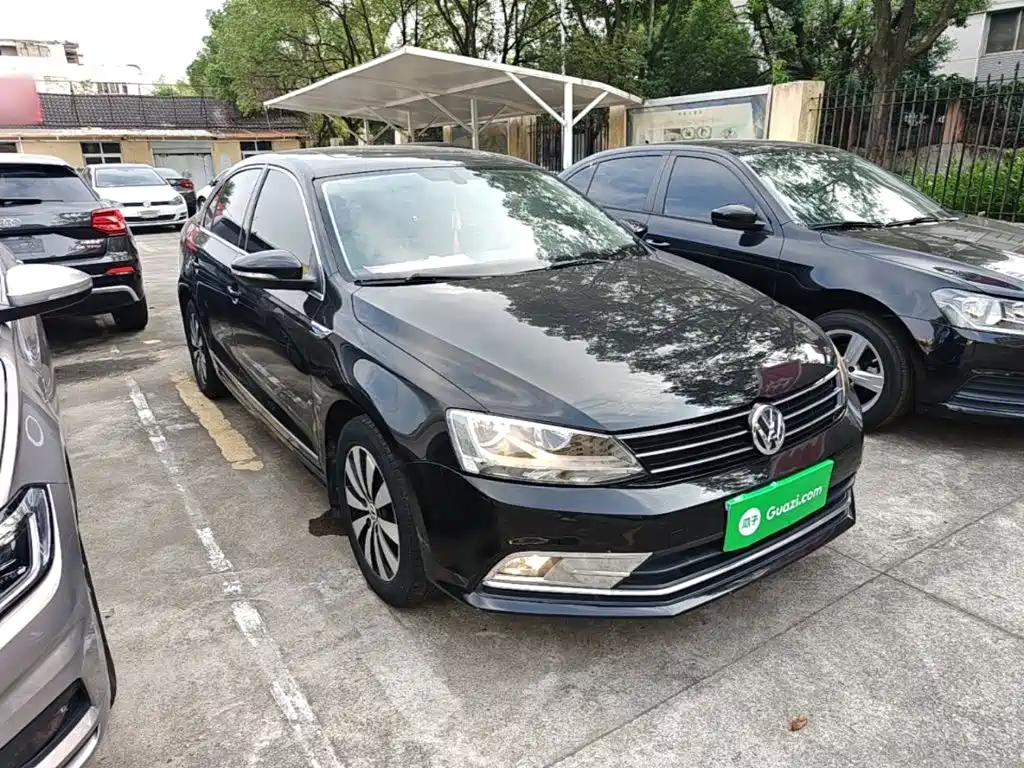 Volkswagen Sagitar 2018 1.6L AT Comfort