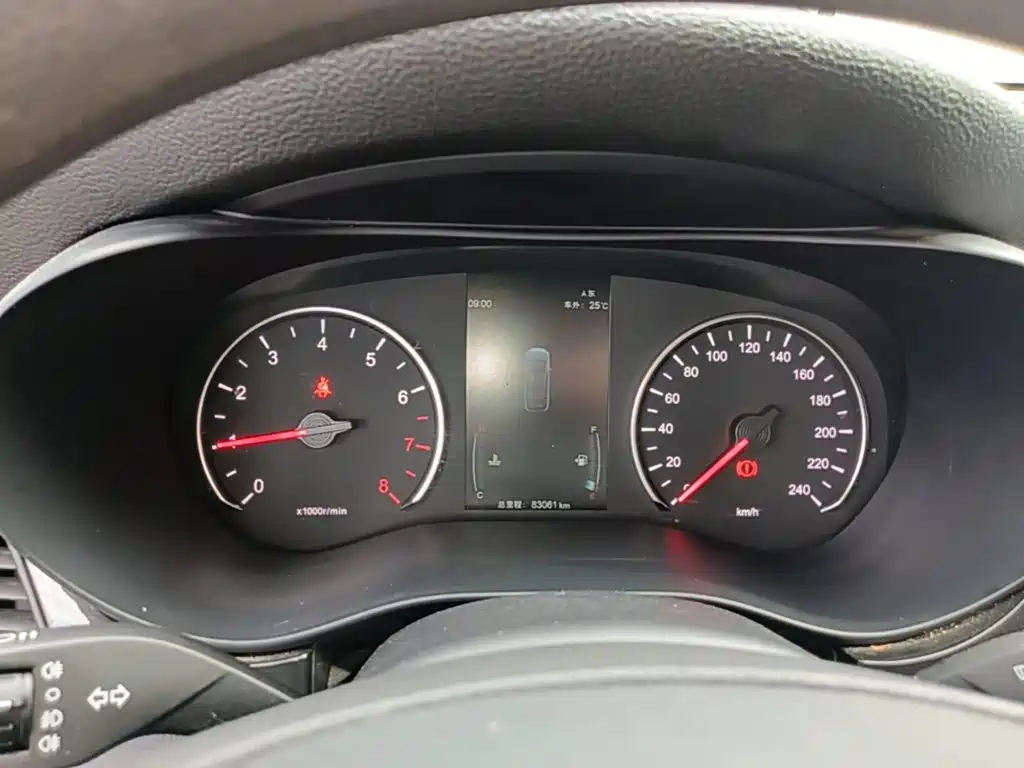 BYD MAX — миниатюра 12