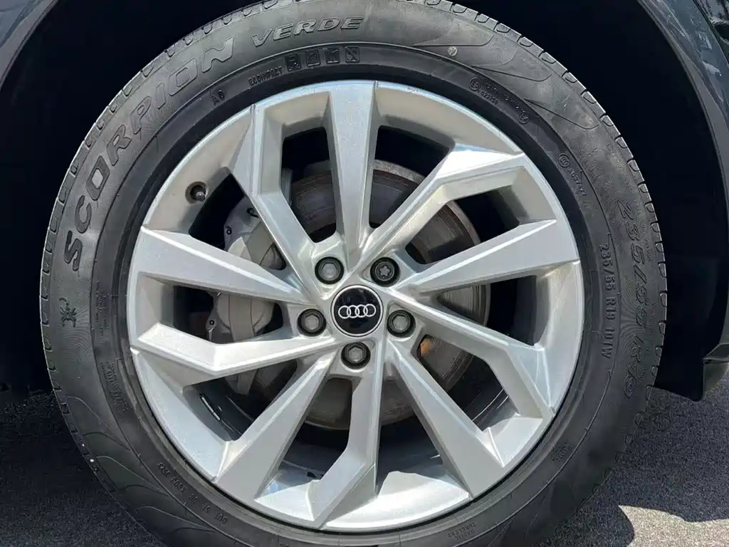 Audi Q5L — миниатюра 15