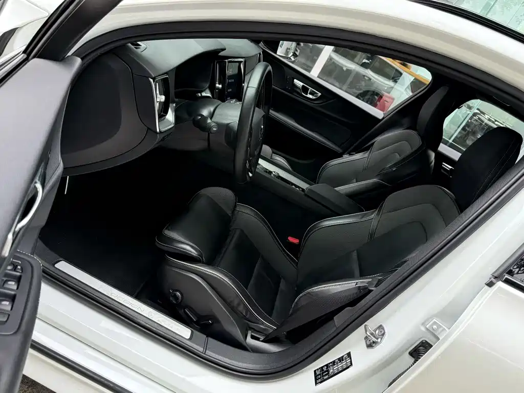 Volvo V60 — миниатюра 5