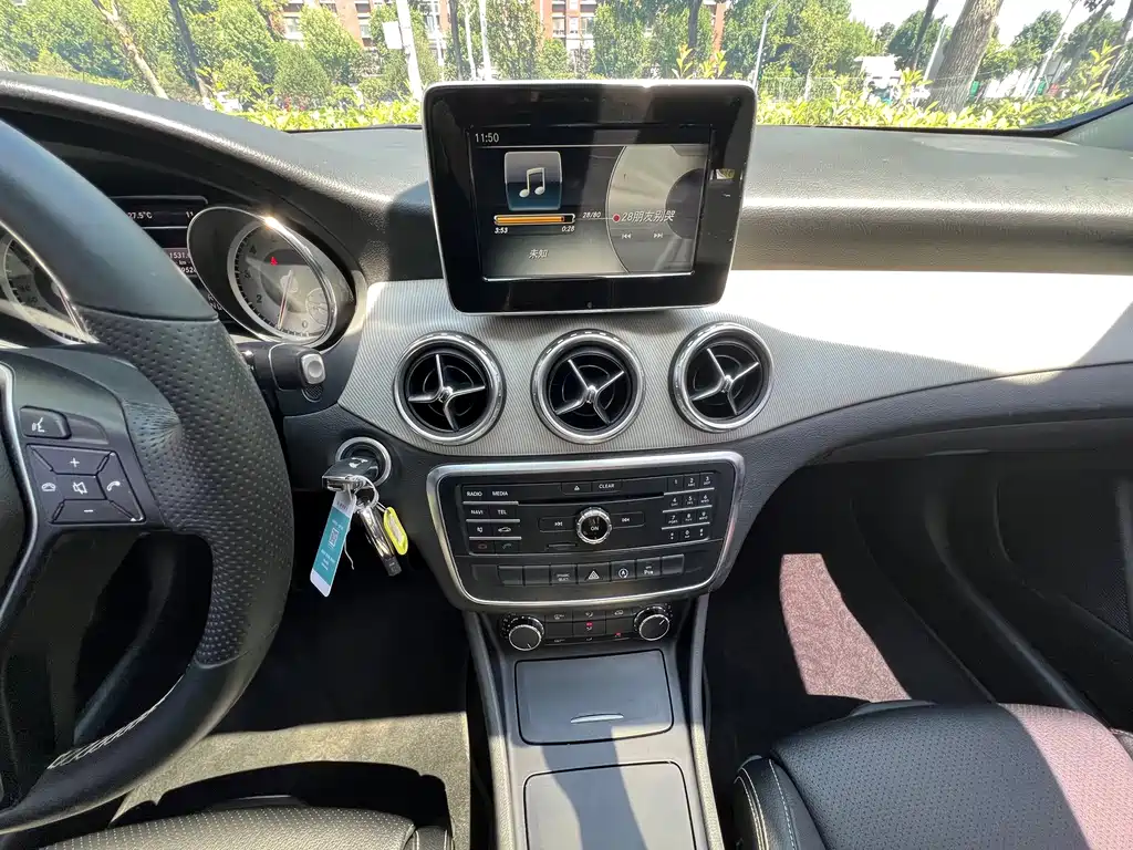 Mercedes-Benz GLA — миниатюра 14