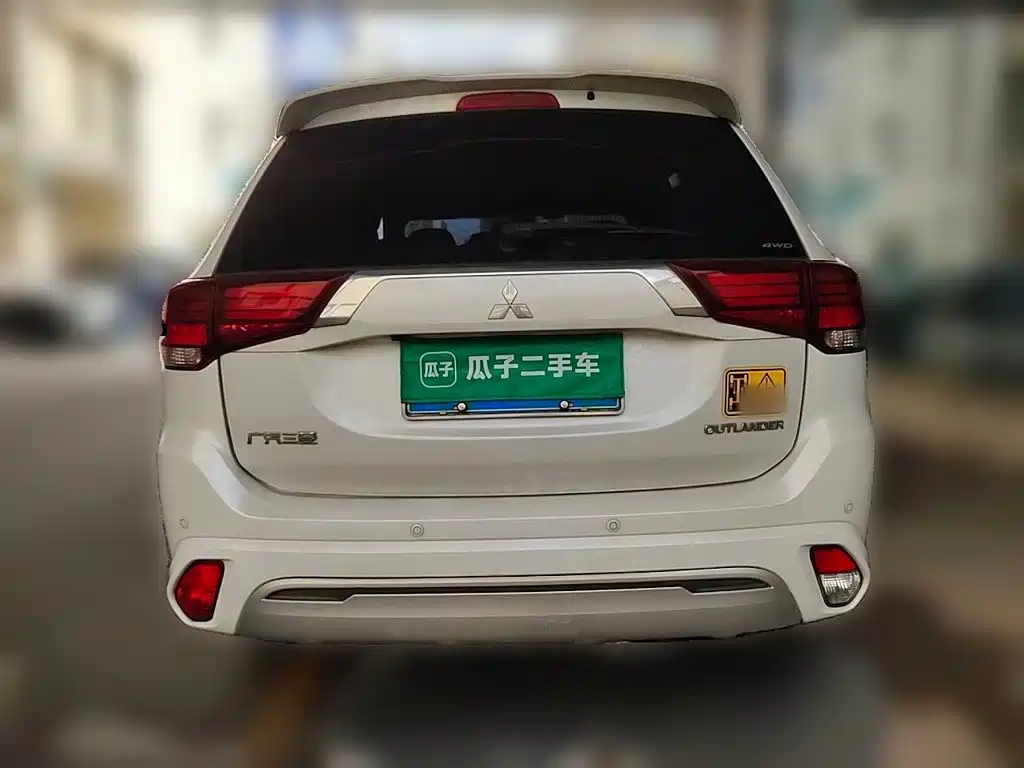 Mitsubishi Outlander — миниатюра 5