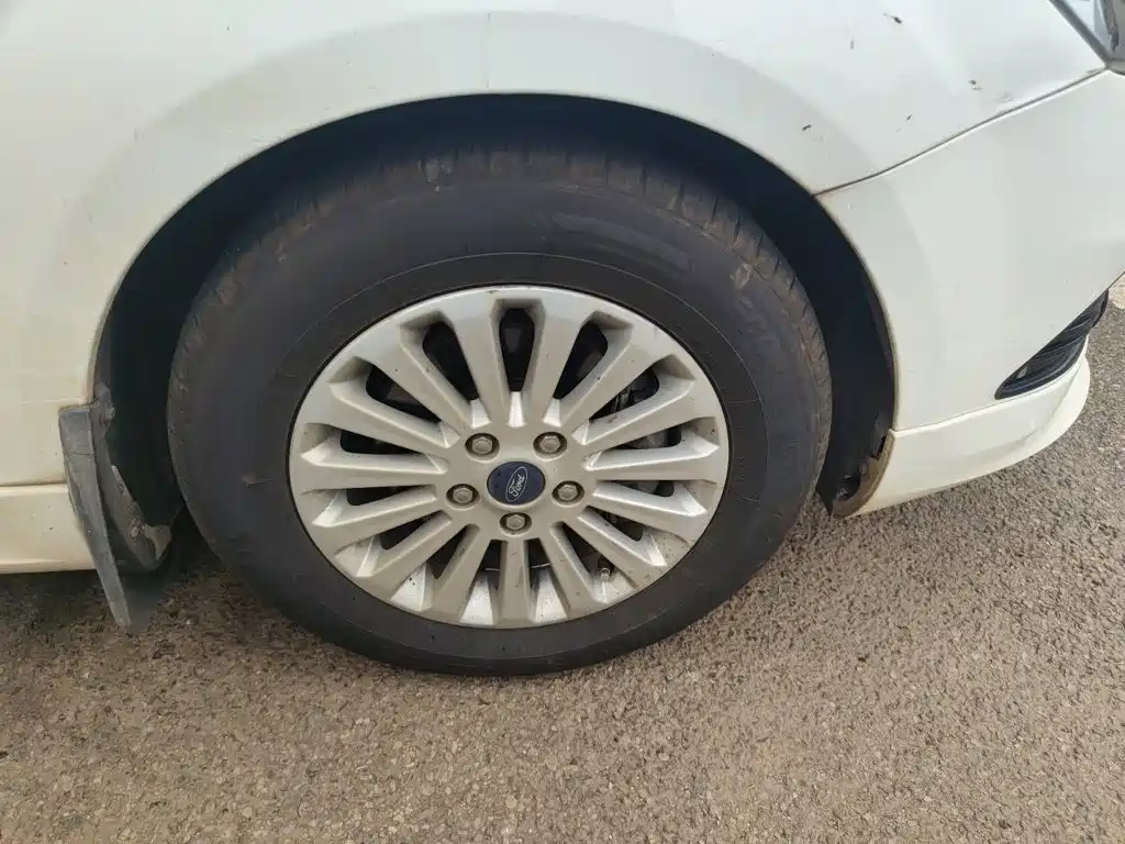 Ford Focus — миниатюра 8