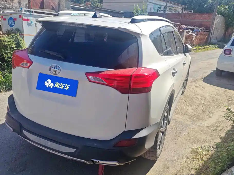 Toyota RAV4 — миниатюра 3
