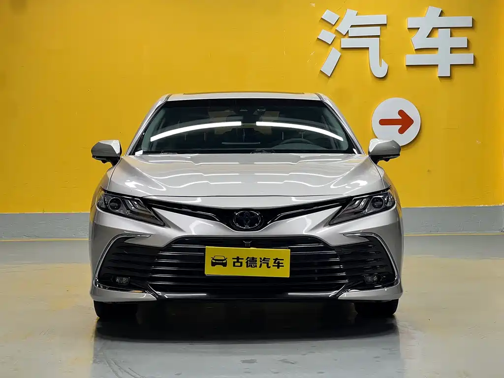 Toyota Camry — миниатюра 2