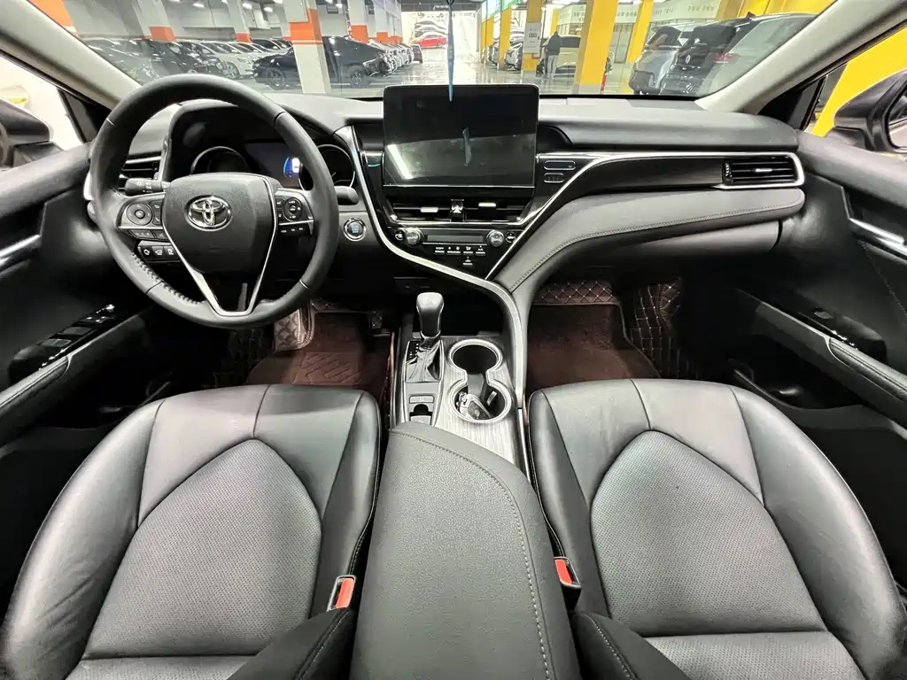 Toyota Camry — миниатюра 11