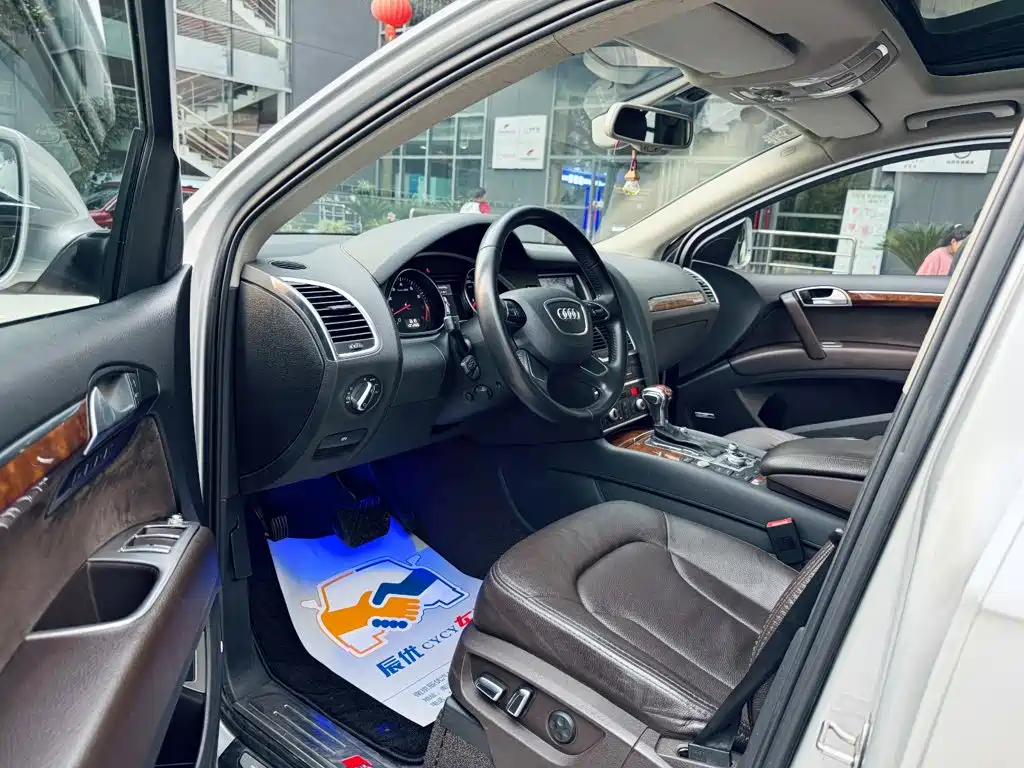 Audi Q7 — миниатюра 10