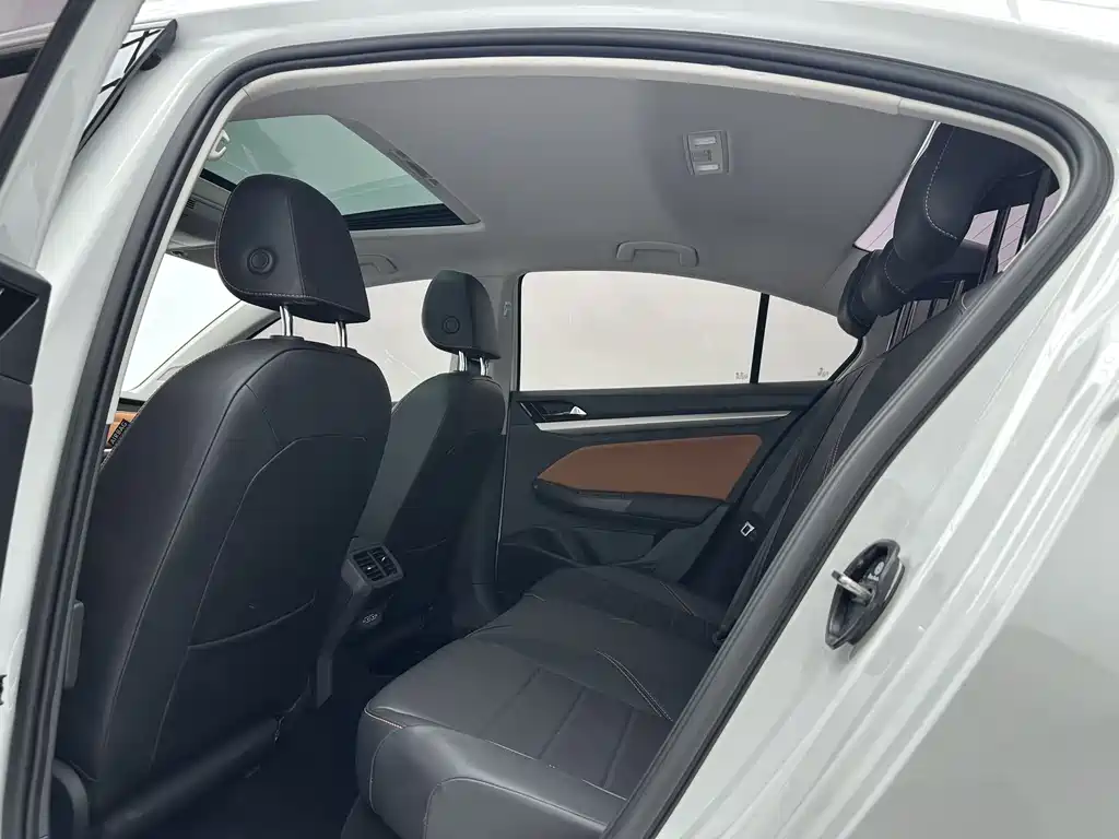 Volkswagen Bora 2023 200TSI DSG