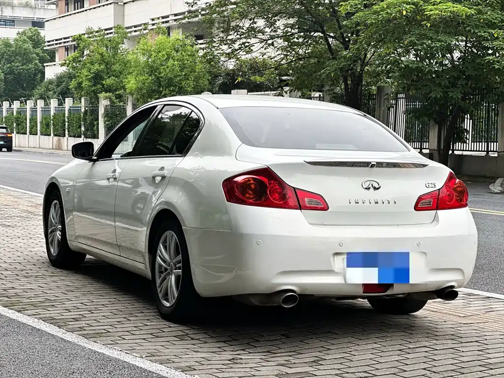 Infiniti G — миниатюра 6