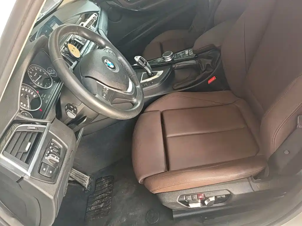 BMW 3 Series — миниатюра 15