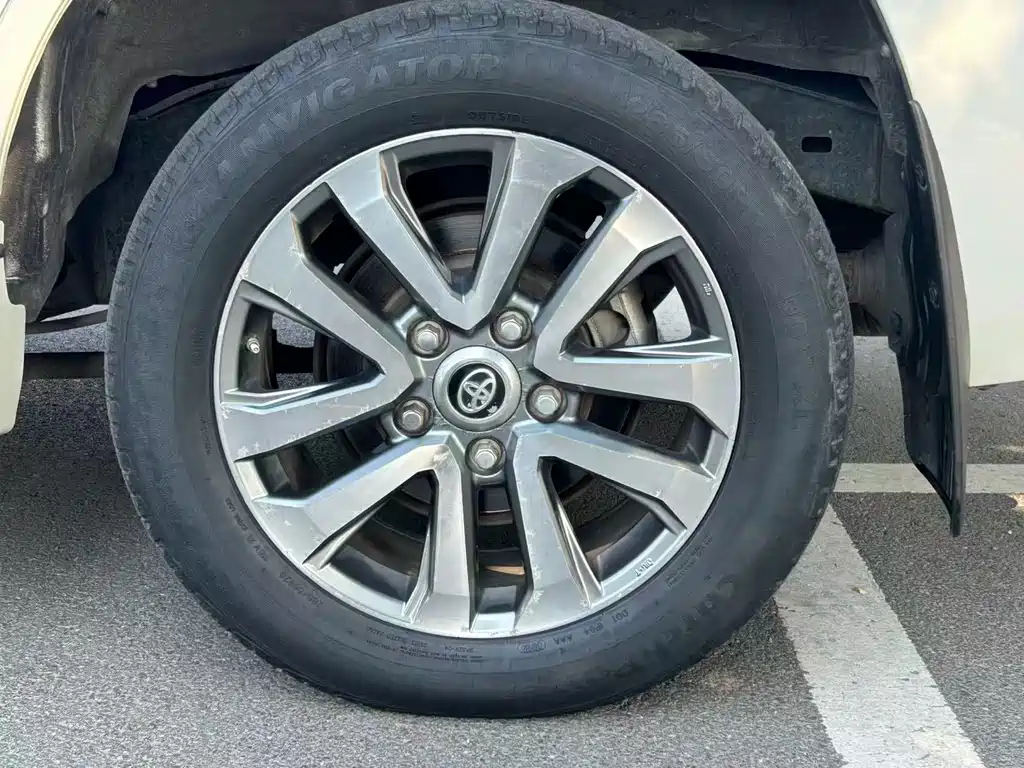 Toyota Land Cruiser — миниатюра 14