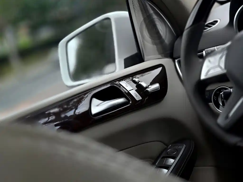 Mercedes-Benz M-Class — миниатюра 18