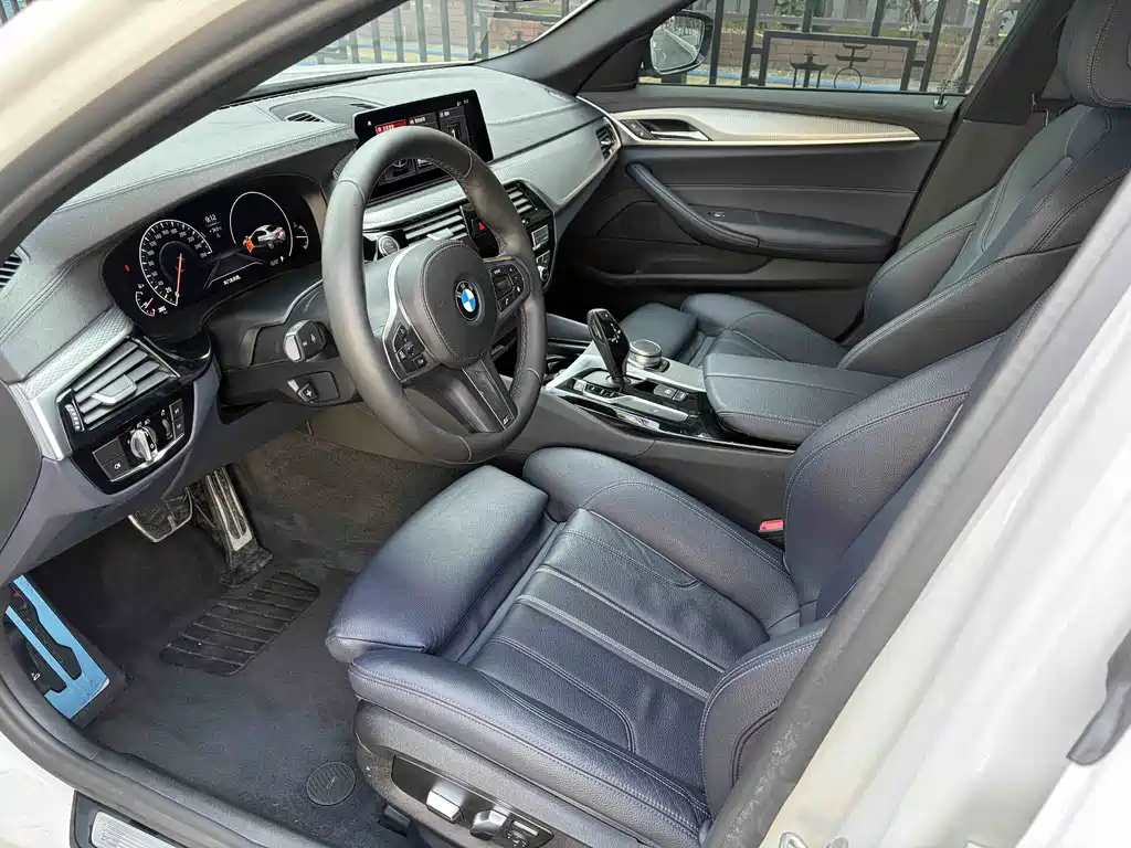 BMW 5 Series (Import) — миниатюра 7