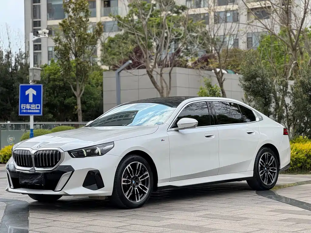 BMW 5 Series 2024