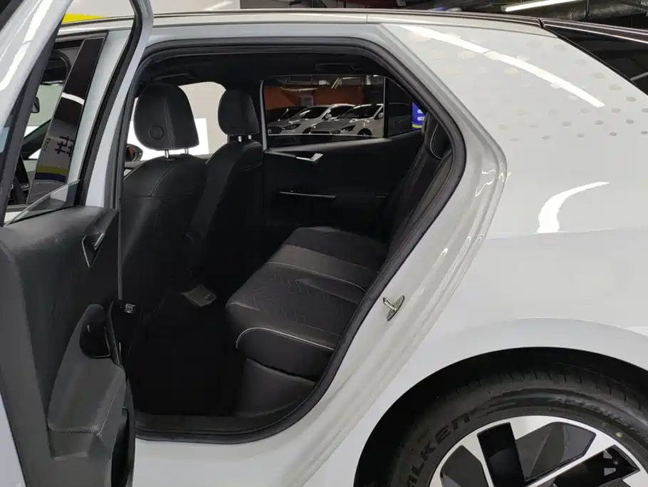 Volkswagen ID.3 — миниатюра 11