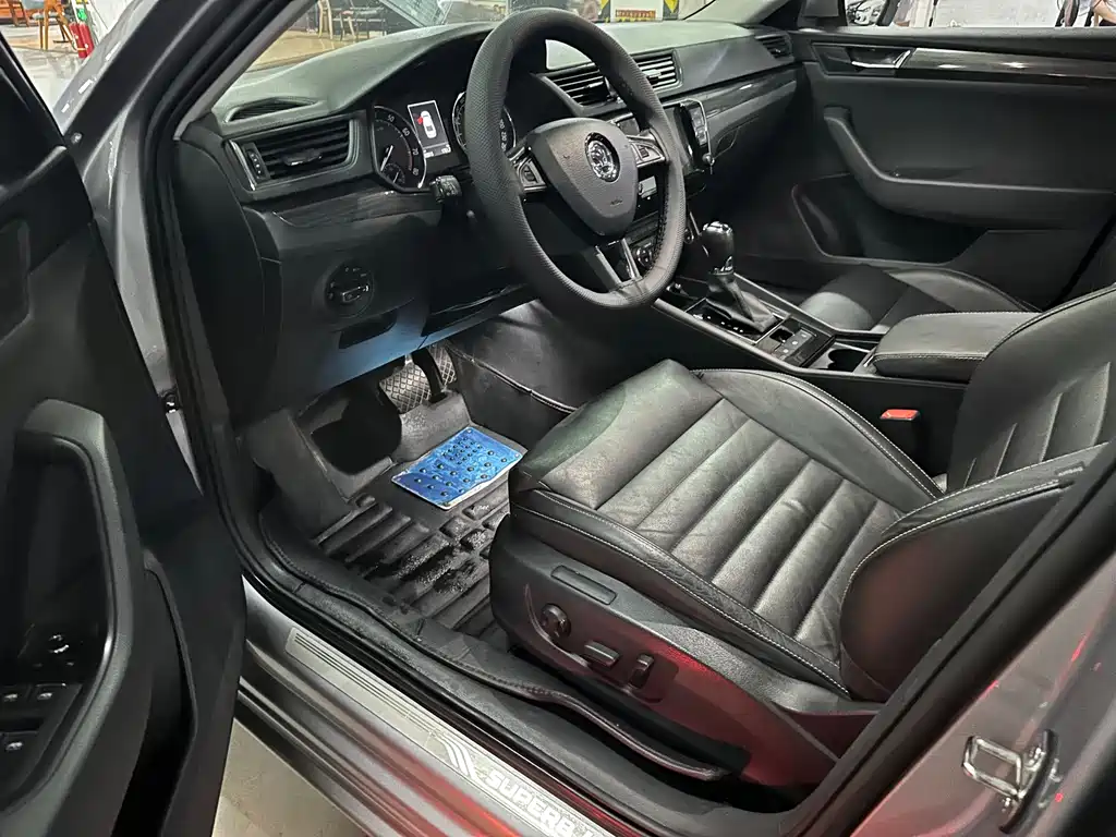 Skoda Superb — миниатюра 2