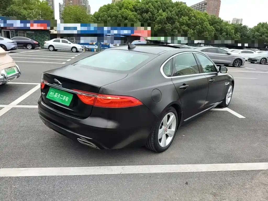 Jaguar XFL — миниатюра 7