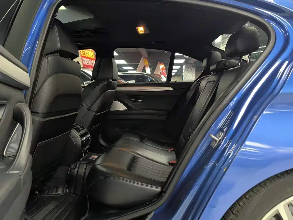 BMW M5 — миниатюра 6