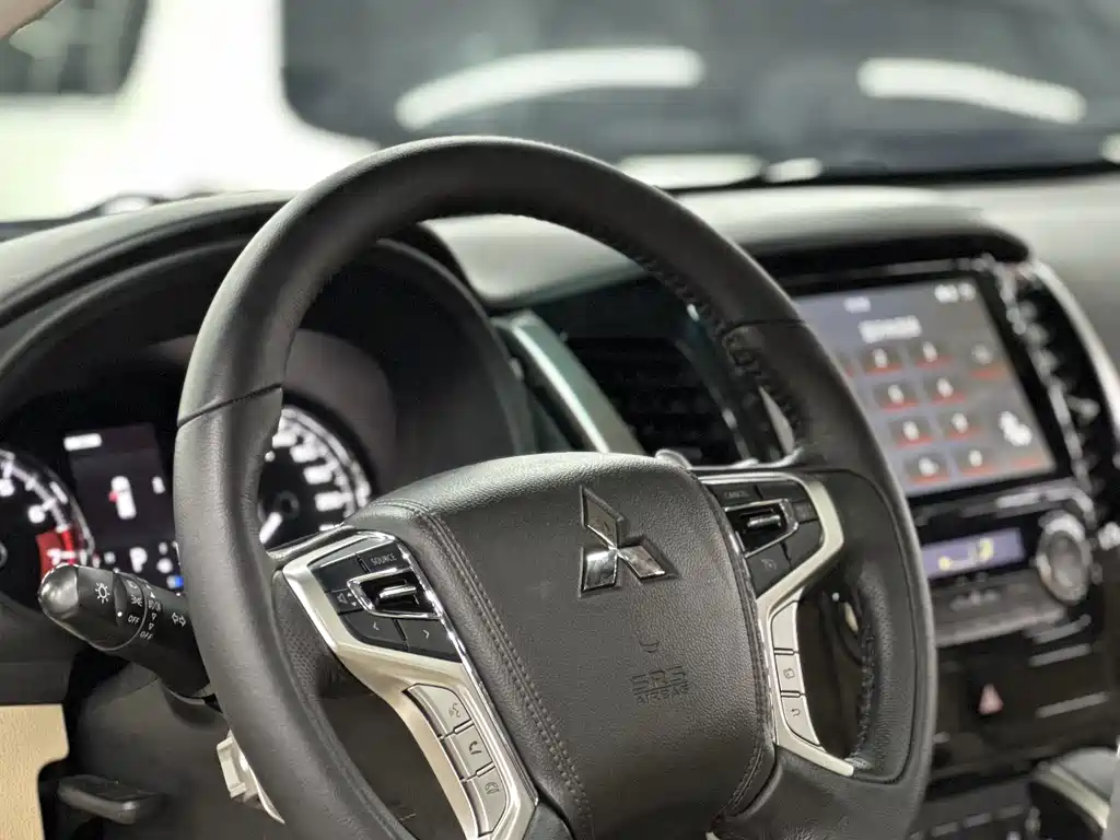 Mitsubishi Pajero Sport (Import) — миниатюра 28