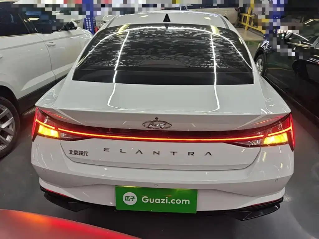 Hyundai Elantra — миниатюра 6