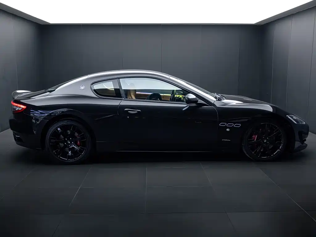 Maserati GranTurismo — миниатюра 3