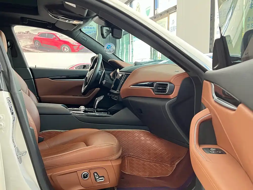 Maserati Levante — миниатюра 7