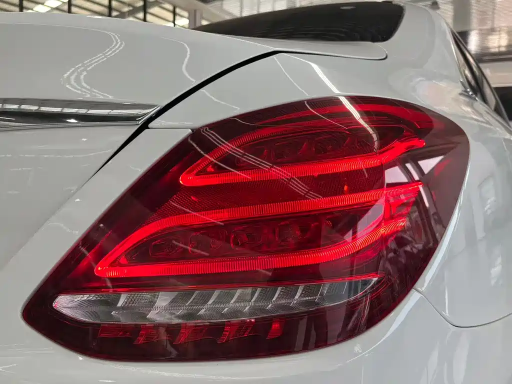 Mercedes-Benz C-Class — миниатюра 11