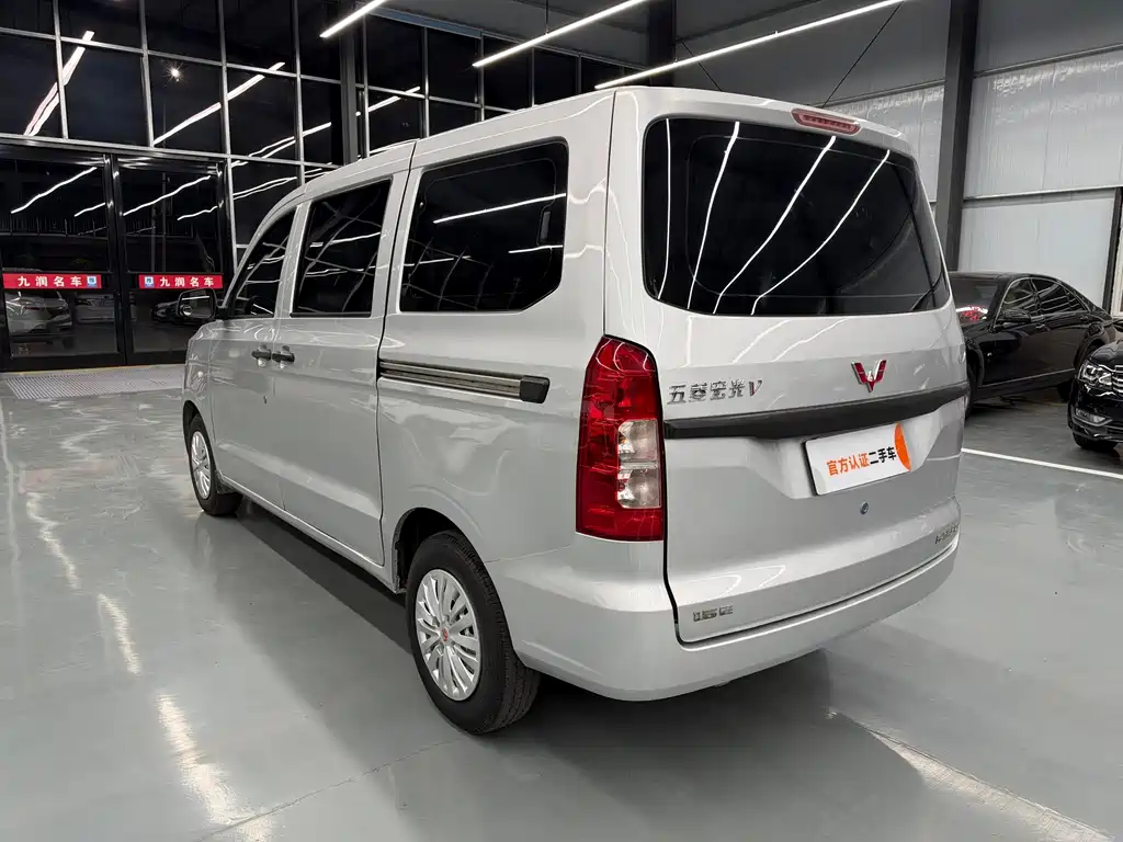 Wuling Hongguang V — миниатюра 9