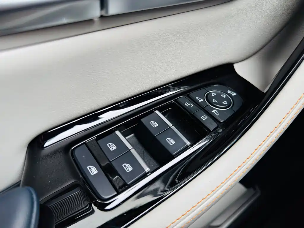 BYD PLUS New Energy — миниатюра 13