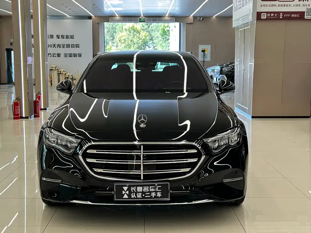 Mercedes-Benz E-Class — миниатюра 2