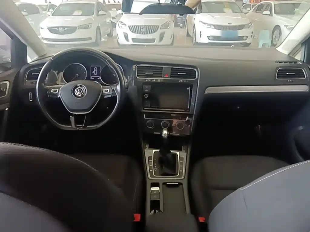 Volkswagen Golf — миниатюра 10