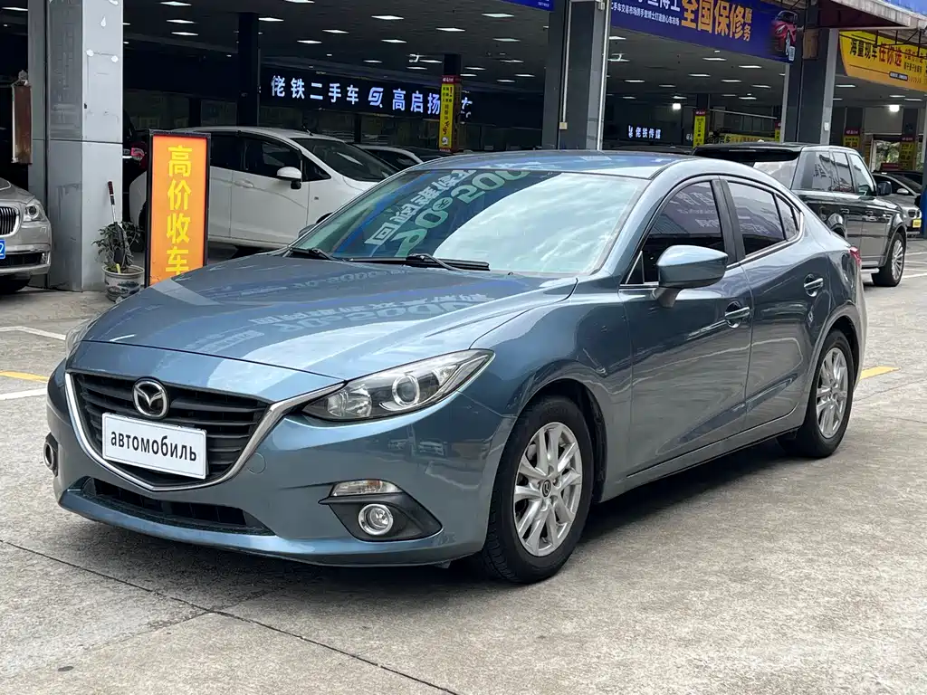 Mazda 3 Axela 2015