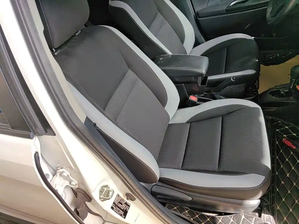 Toyota Yaris L — миниатюра 25